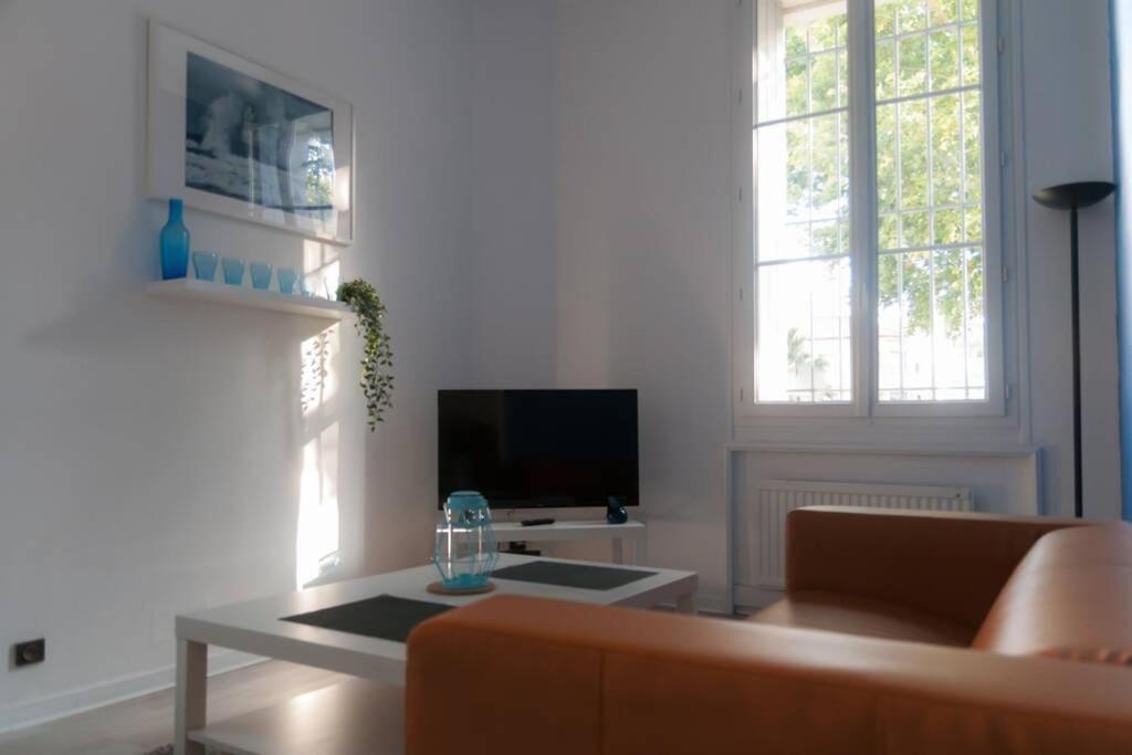 Grand Appartement Proche Gare Et Polygone Beziers Exterior photo
